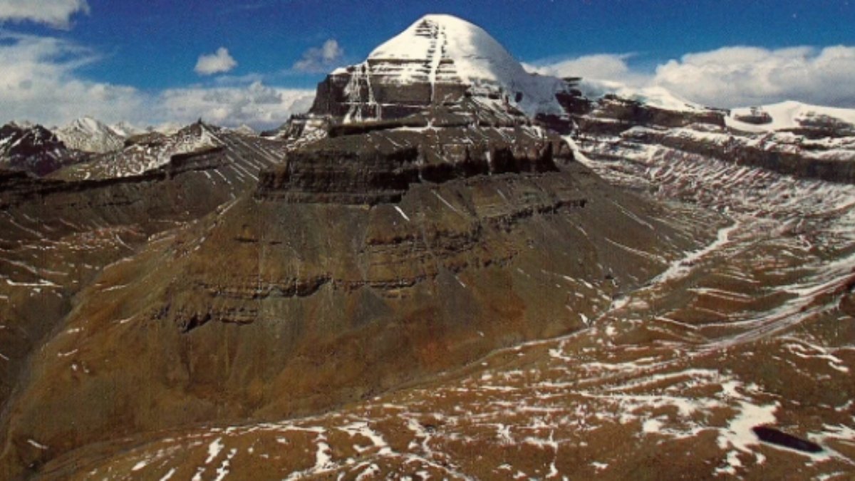 कैलाश मनसारोवर यात्रा: जानिए कि माउंट कैलाश हिंदू धर्म, बौद्ध धर्म और बॉन धर्मों में क्यों सम्मानित है