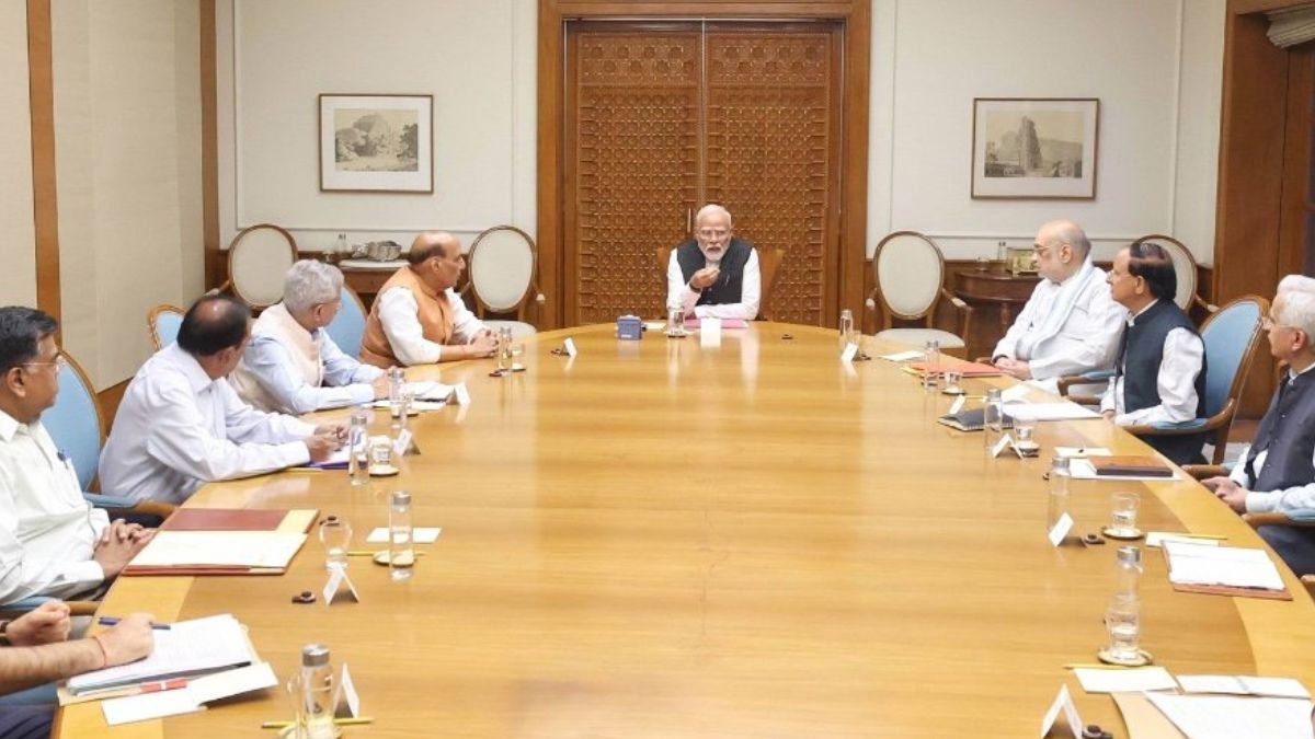 भारत ने पाकिस्तानी सैन्य राजनयिकों 'पर्सन नॉन ग्रेटा' की घोषणा की, दिल्ली में शीर्ष दूत सम्मन