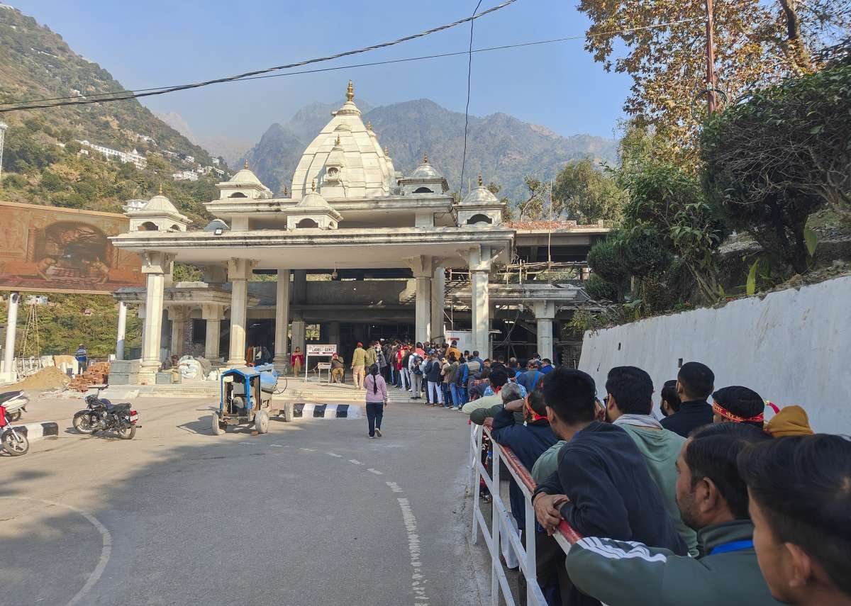 माता वैश्नो देवी श्राइन बोर्ड ने पहलगाम आतंकी हमले के बाद सुरक्षा उपायों का जायजा लिया