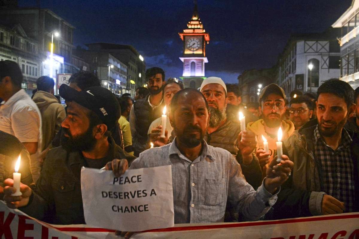 मुस्लिम लॉ बोर्ड ने पाहलगाम अटैक की निंदा की, तीन दिनों के लिए वक्फ एक्ट विरोध प्रदर्शन