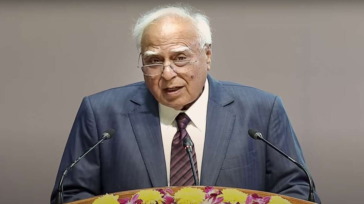 राष्ट्रपति के पास अपना खुद का कोई व्यक्तिगत अधिकार नहीं है और जगदीप धिकर को यह पता होना चाहिए: कपिल सिब्बल | वीडियो