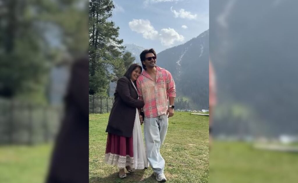 शोएब इब्राहिम और दीपिका काकर ने कश्मीर यात्रा पर "न्यू व्लॉग" को चिढ़ाने के लिए ट्रोलगाम आतंकी हमले के बाद ट्रोल किया।