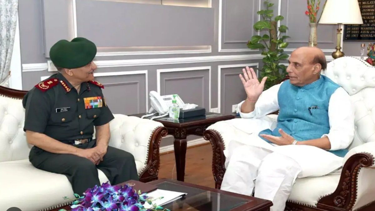 सीडीएस जनरल अनिल चौहान ने पाहलगाम आतंकी हमले के बाद दिल्ली में राजनाथ सिंह से मुलाकात की