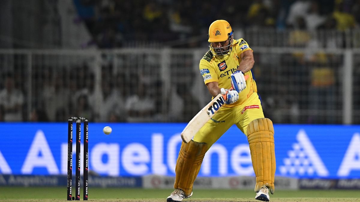 एमएस धोनी इतिहास बनाता है, कोलकाता नाइट राइडर्स के खिलाफ नाबाद दस्तक के साथ बड़े पैमाने पर उपलब्धि हासिल करता है