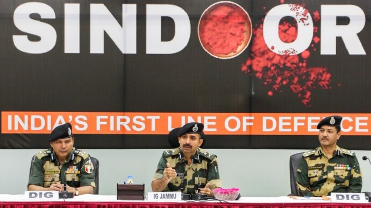 ऑपरेशन सिंदूर: बीएसएफ के नए वीडियो से पता चलता है कि भारत ने पाक सेना के पदों को कैसे लक्षित किया, रेंजर्स ने भागते देखा | घड़ी