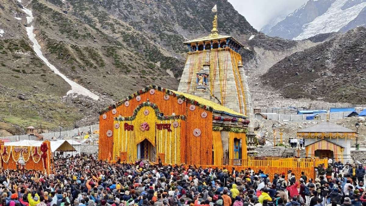 केदारनाथ मंदिर भक्तों के लिए खुलता है, चार धाम यात्रा की शुरुआत को चिह्नित करता है घड़ी