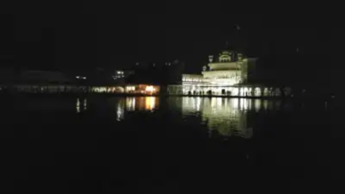 गोल्डन टेम्पल गोज़ डार्क: लाइट्स ऑफ नेशनवाइड मॉक ड्रिल के दौरान बंद | घड़ी
