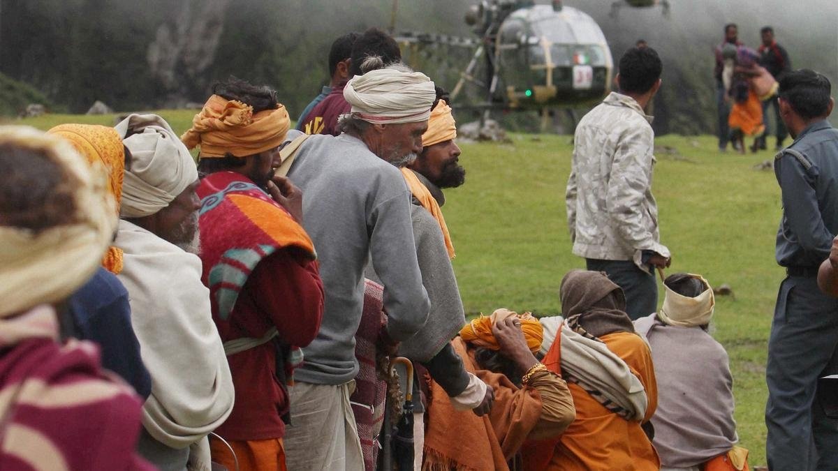 चार धाम यात्रा 2025: हेलीकॉप्टर सेवा सुचारू रूप से चल रही थी, खराब मौसम के कारण कुछ समय के लिए बंद थी