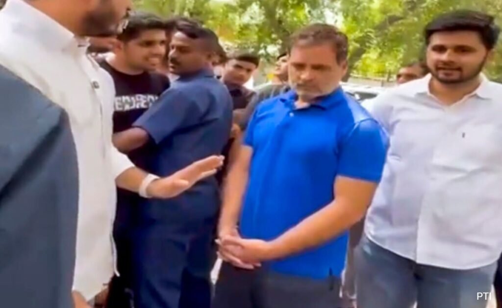 दिल्ली विश्वविद्यालय की यात्रा राहुल गांधी की यात्रा के लिए, इसे प्रोटोकॉल का उल्लंघन कहते हैं