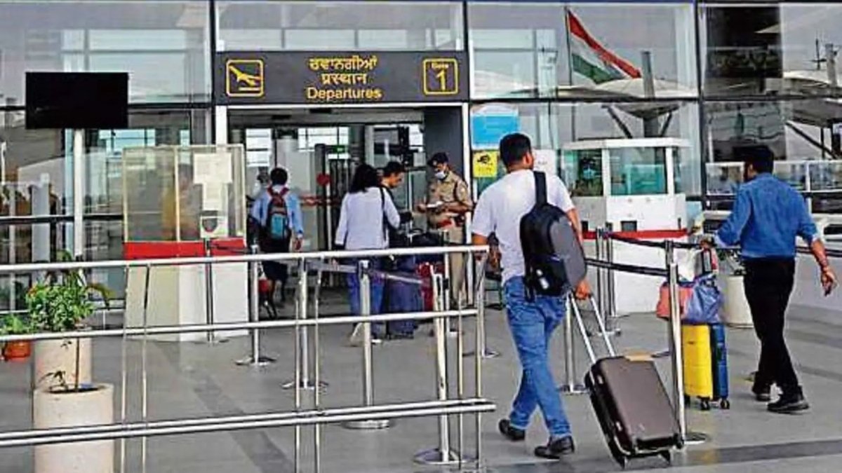 पाकिस्तान के मिसाइल हमले के बाद भारत अस्थायी रूप से 24 हवाई अड्डों को बंद कर देता है पूरी सूची की जाँच करें