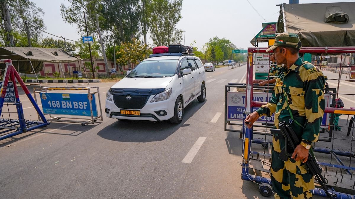 पाकिस्तान को परिवार का निर्वासन, भारतीय नागरिकता दस्तावेजों का सत्यापन का आदेश देता है