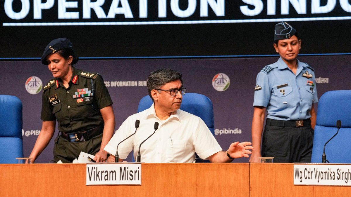 पाकिस्तान ने LOC के साथ स्कूलों को लक्षित किया, दो छात्रों को मारे गए, क्योंकि क्राइस्ट स्कूल के पास गोले गिराए गए थे: MEA