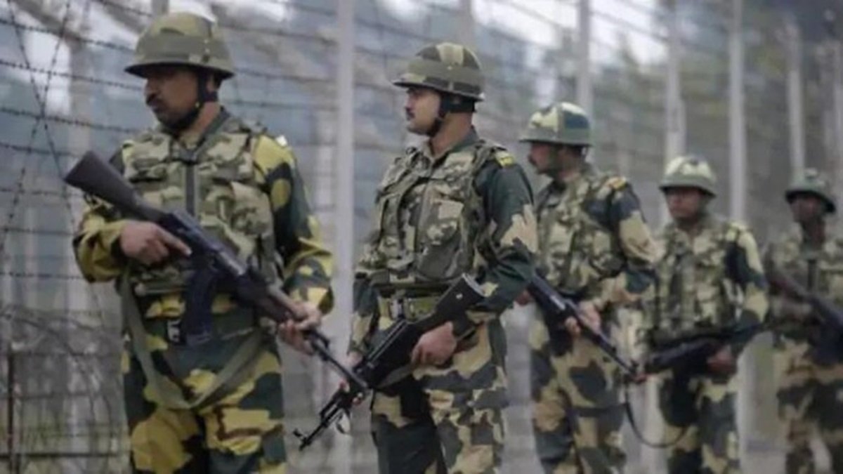 बीएसएफ ने अंतरराष्ट्रीय सीमा के साथ घुसपैठ की बोली को नाकाम कर दिया, अमृतसर में पाकिस्तानी घुसपैठिए को गिरफ्तार किया