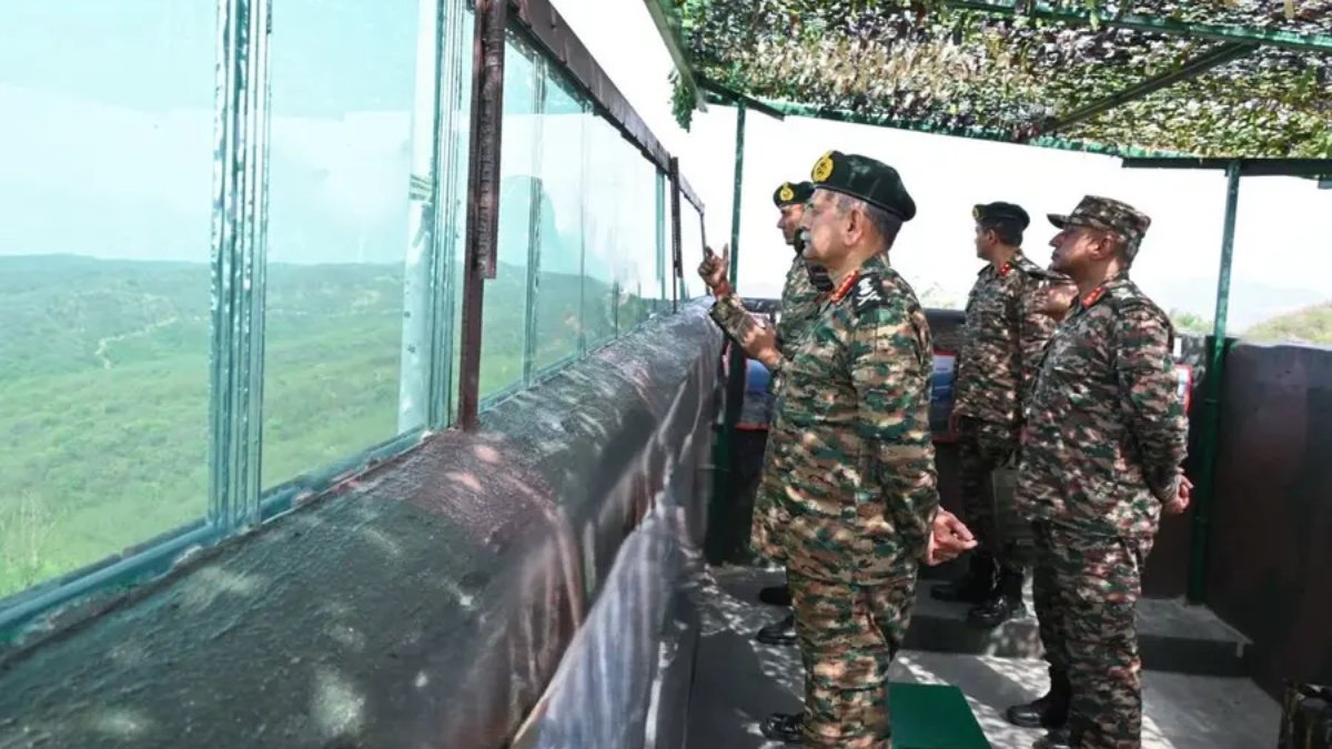 भारतीय सेना देश भर के नए-उम्र के रक्षा प्लेटफार्मों के क्षेत्र परीक्षणों के साथ आत्मनिरभर भारत को आगे बढ़ाती है