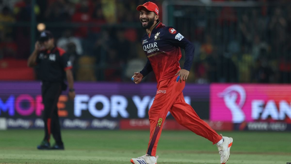 रजत पाटीदार बनाम सनराइजर्स हैदराबाद की कप्तानी क्यों नहीं कर रहे हैं? मयंक अग्रवाल आरसीबी खेलने के लिए XI खेलते हैं