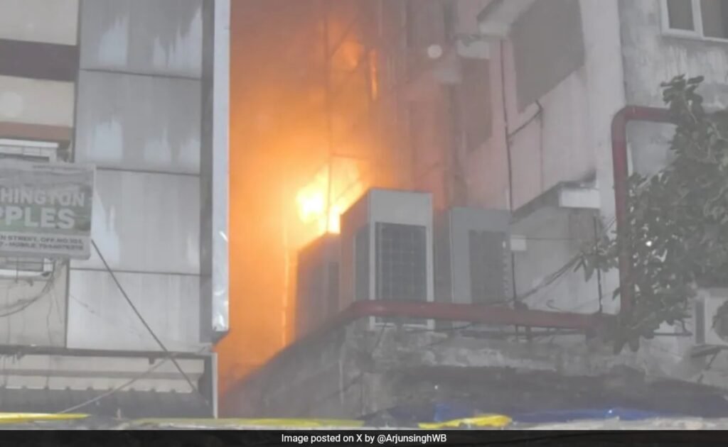 विशाल होटल की आग के बाद, कोलकाता में सभी छत वाले रेस्तरां ने बंद करने का आदेश दिया