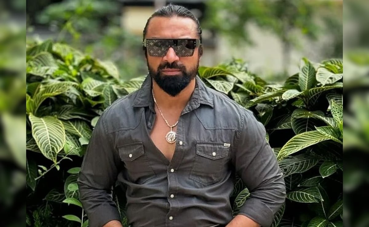 से घर में नजरबंदी गिरफ्तारी के लिए कॉल करने के लिए, अजाज़ खान इंटरनेट की सबसे अधिक नफरत क्यों है