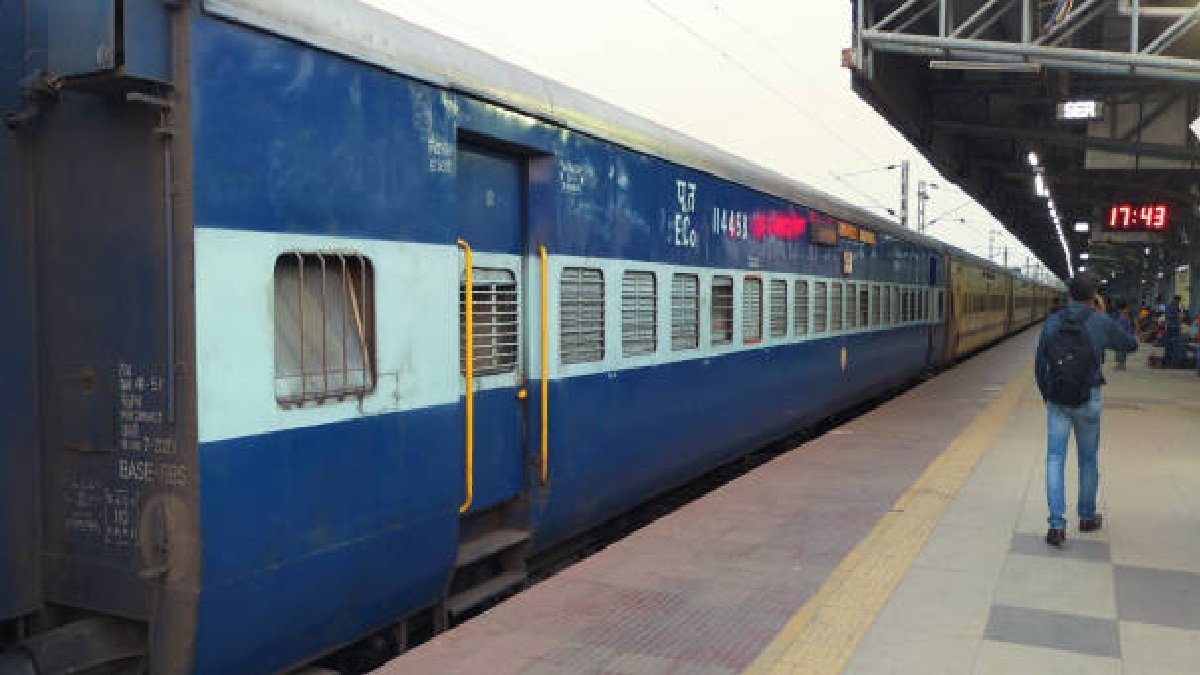 ट्रेन प्रस्थान से 24 घंटे पहले पुष्टि की गई सीटों के साथ अंतिम यात्री चार्ट जारी करने के लिए रेलवे | विवरण
