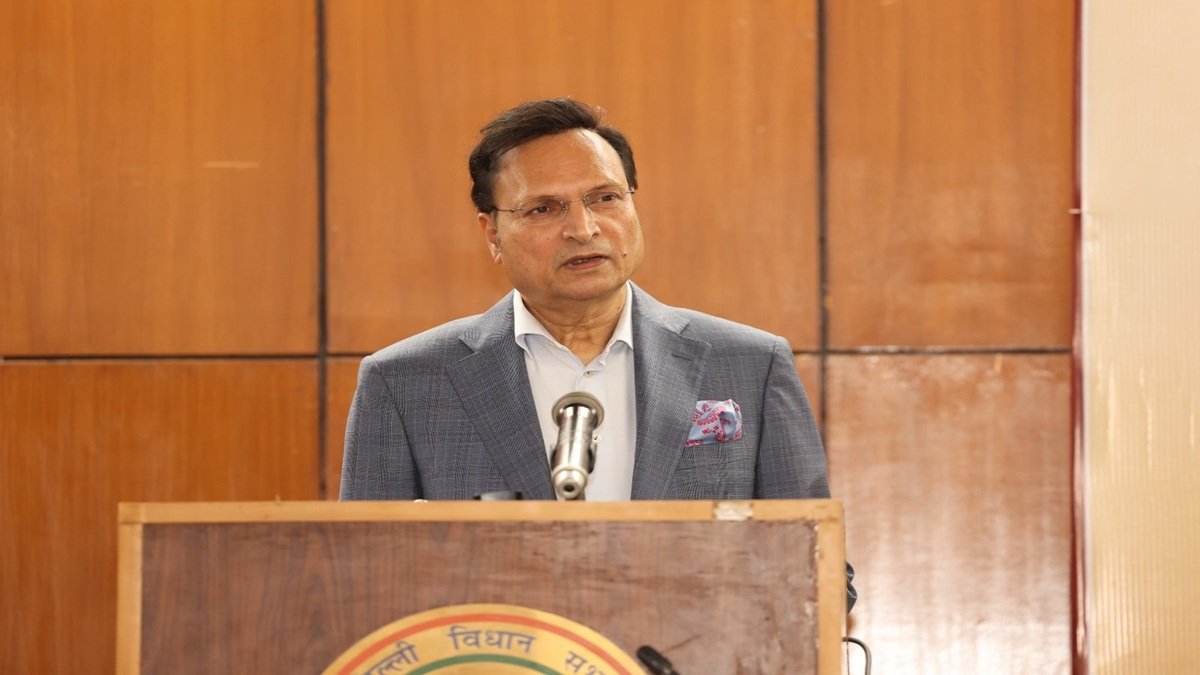 दिल्ली विधानसभा ने 'समविदान हात्या दीवास' का अवलोकन किया, रजत शर्मा ने आपातकाल की रात को याद किया | वीडियो