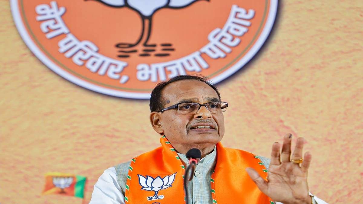 धर्मनिरपेक्ष, समाजवादी शब्द आपातकाल के दौरान जोड़े गए, पुनर्विचार करने का समय: शिवराज सिंह चौहान | वीडियो