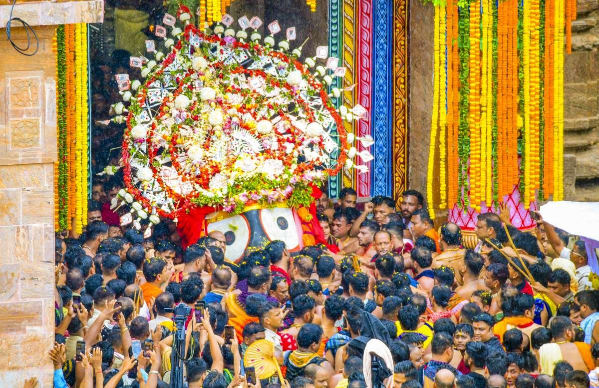 पुरी रथ यात्रा: 500 से अधिक भक्त घायल हो गए क्योंकि भीड़ ने रथों को खींचने के लिए वृद्धि की, सीएम मझी समीक्षा स्थिति