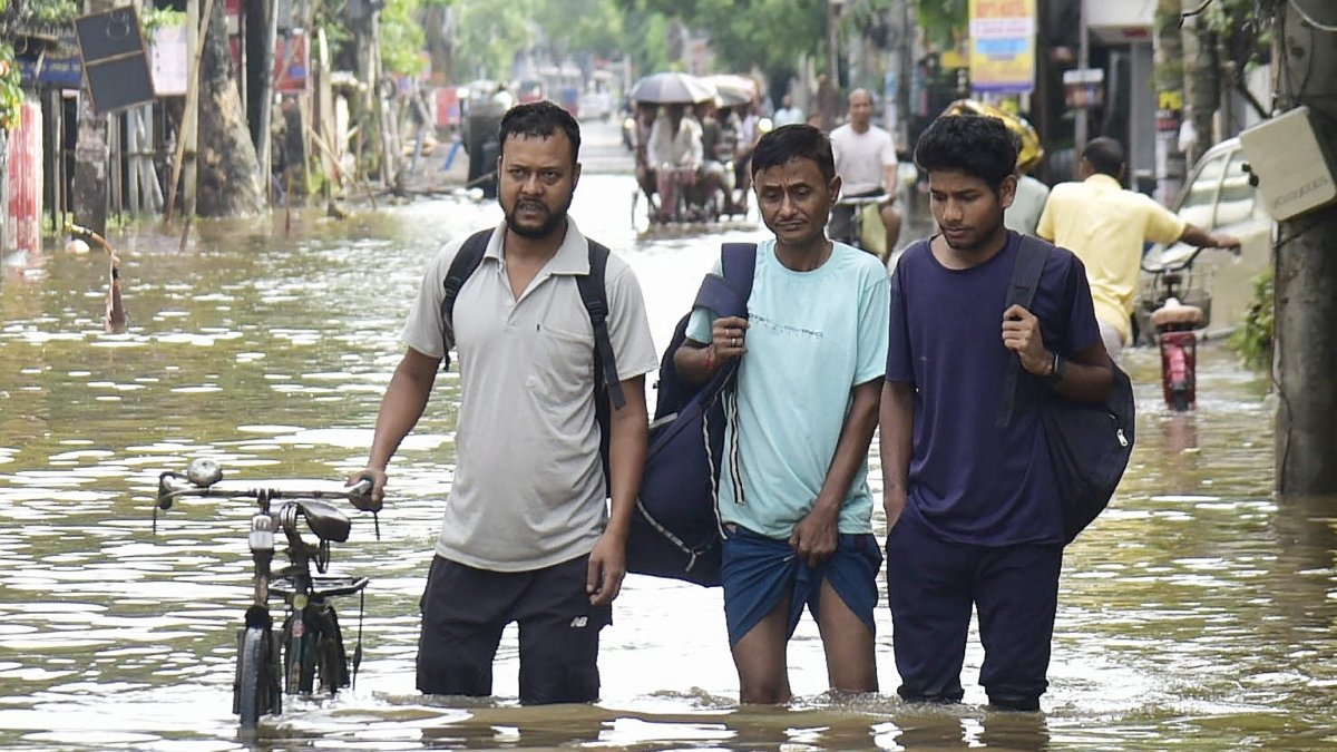 बारिश पूर्वोत्तर में कहर बरपाती है: 25 भूस्खलन के रूप में मृत, फ्लैश फ्लड हिट असम, अरुणाचल और अन्य क्षेत्र