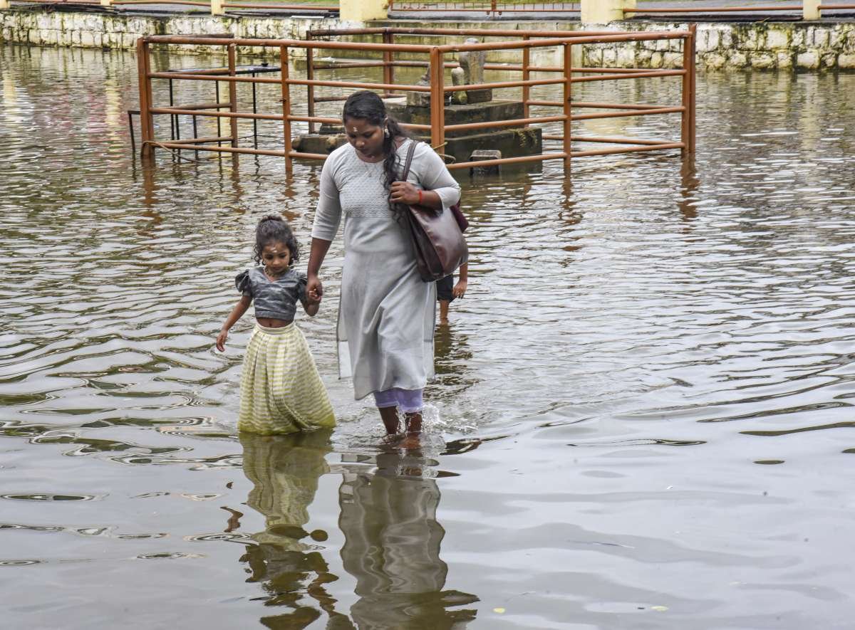 मौसम अद्यतन: IMD मुद्दे कर्नाटक, केरल, गोवा के लिए लाल चेतावनी | बारिश-हिट जिलों में स्कूलों के लिए छुट्टी
