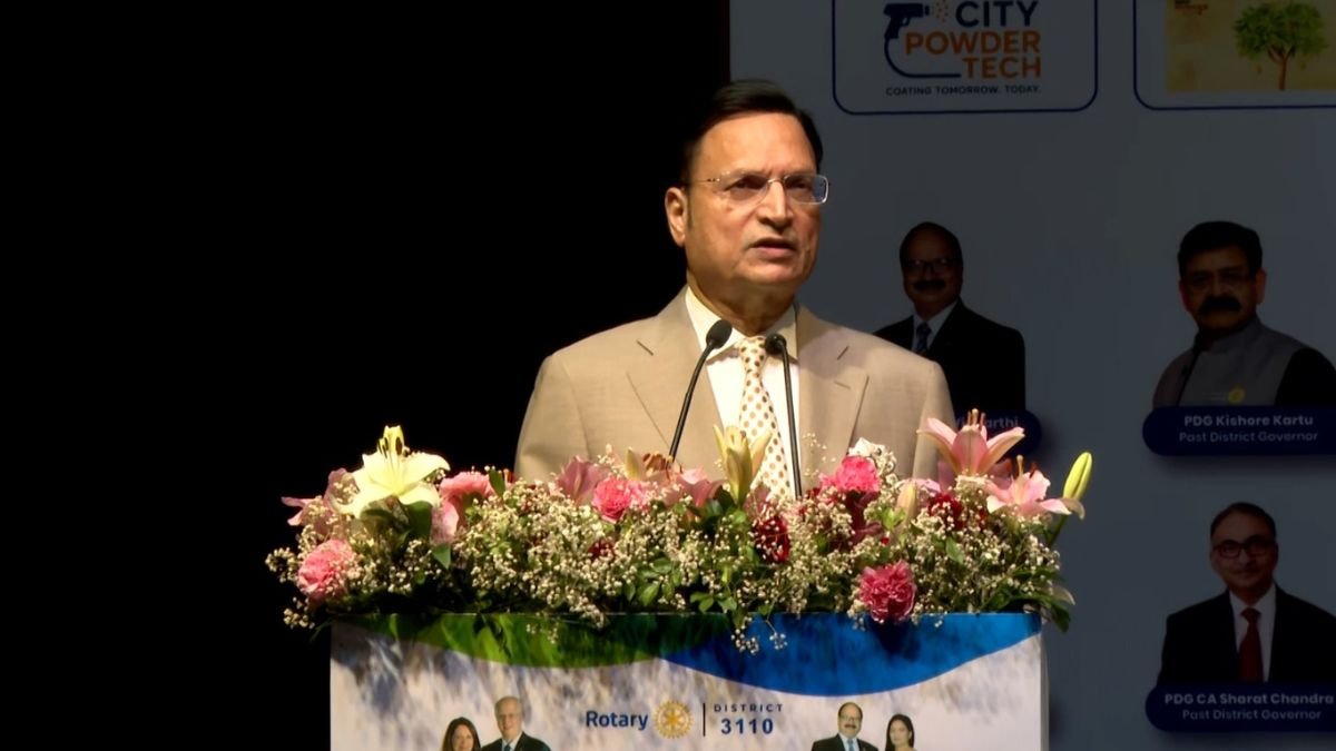 रजत शर्मा रोटरी डिस्ट्रिक्ट असेंबली सेशन में भाग लेते हैं, सेना के वीरता, पाकिस्तान और AAP KI ADALAT पर बोलते हैं