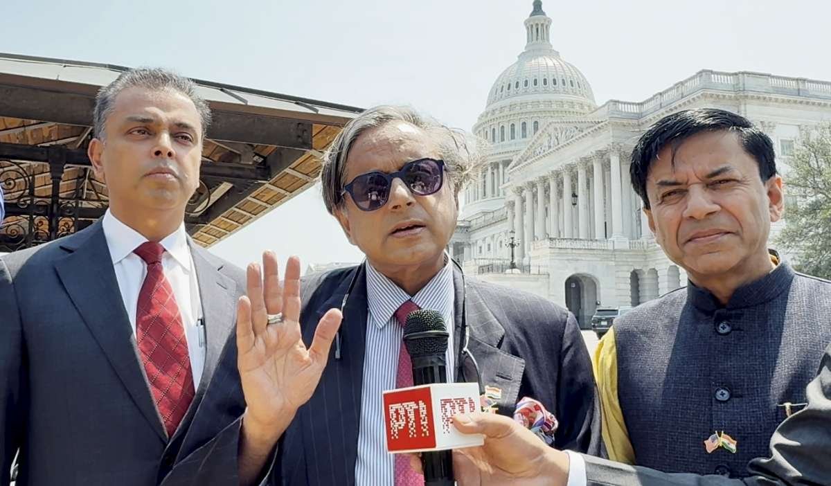 'शानदार ढंग से चुना गया नाम': शशि थरूर ने ऑपरेशन के पीछे 'सिंदूर का बडला खून' प्रतीकवाद बताया