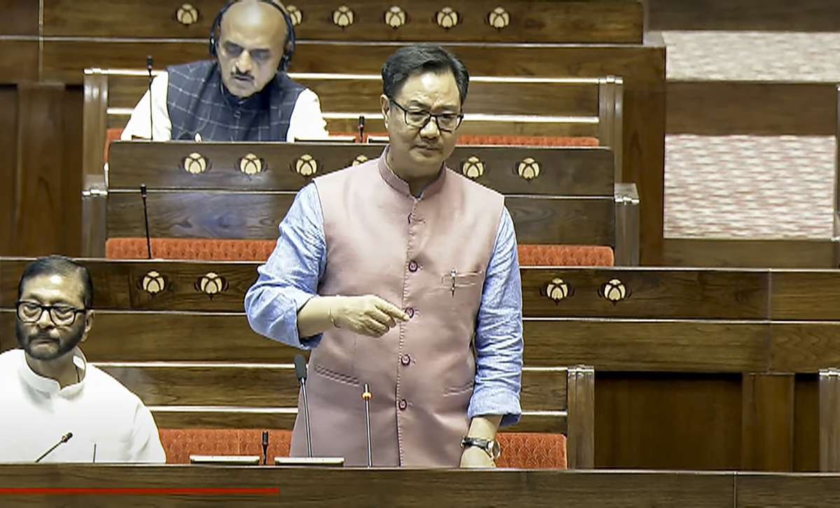 ऑपरेशन सिंदूर पर चर्चा से दूर चल रहा है, अब पूर्व शर्त लगा रहा है: रिजिजु