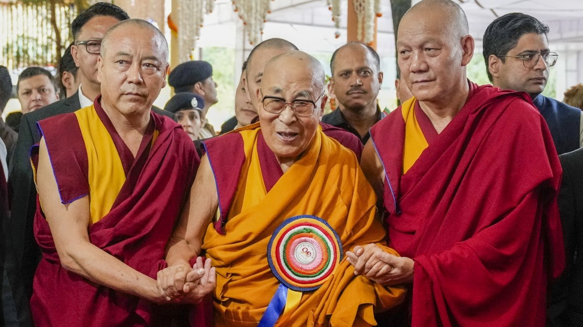 दलाई लामा के लिए भरत रत्न? पार्टी लाइनों में सांसद केंद्र को लिखते हैं, संसद भाषण का प्रस्ताव करते हैं