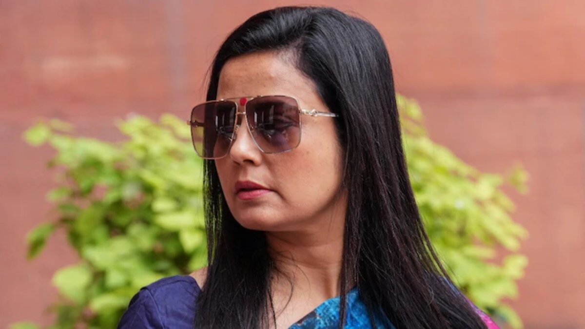 महुआ मोत्रा ​​ने सुप्रीम कोर्ट को चुनौती दी