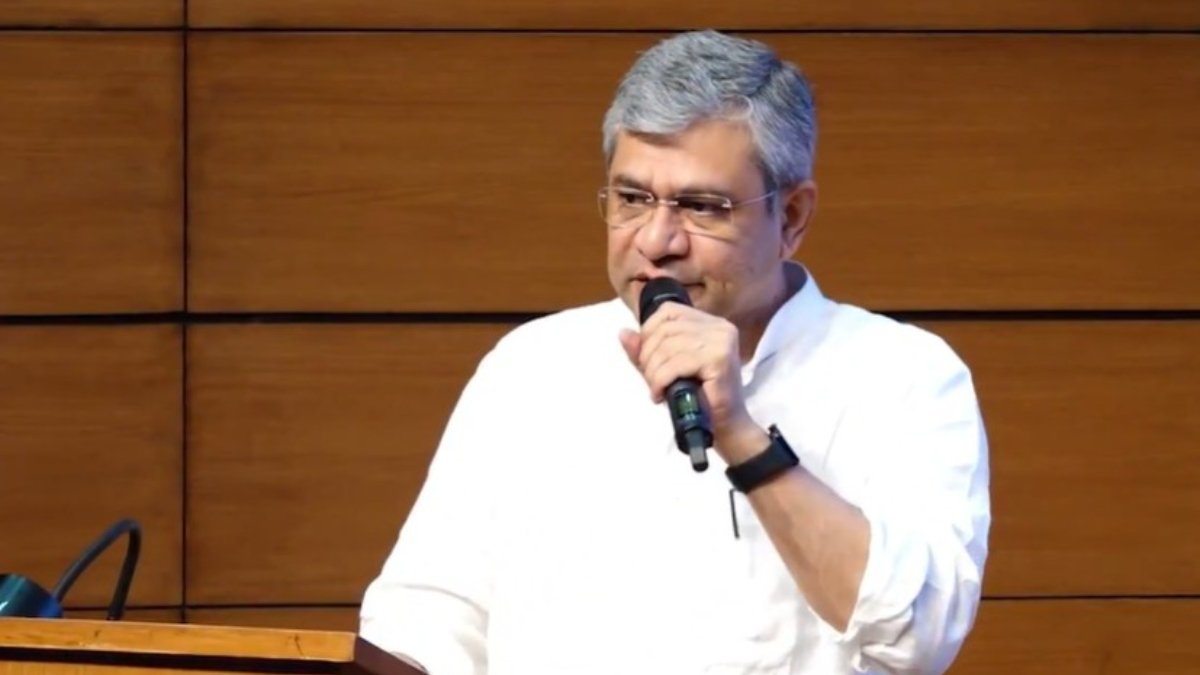 यूनियन कैबिनेट ने रोजगार, नवाचार, खेल और बुनियादी ढांचे के लिए 3 लाख करोड़ रुपये का धक्का दिया