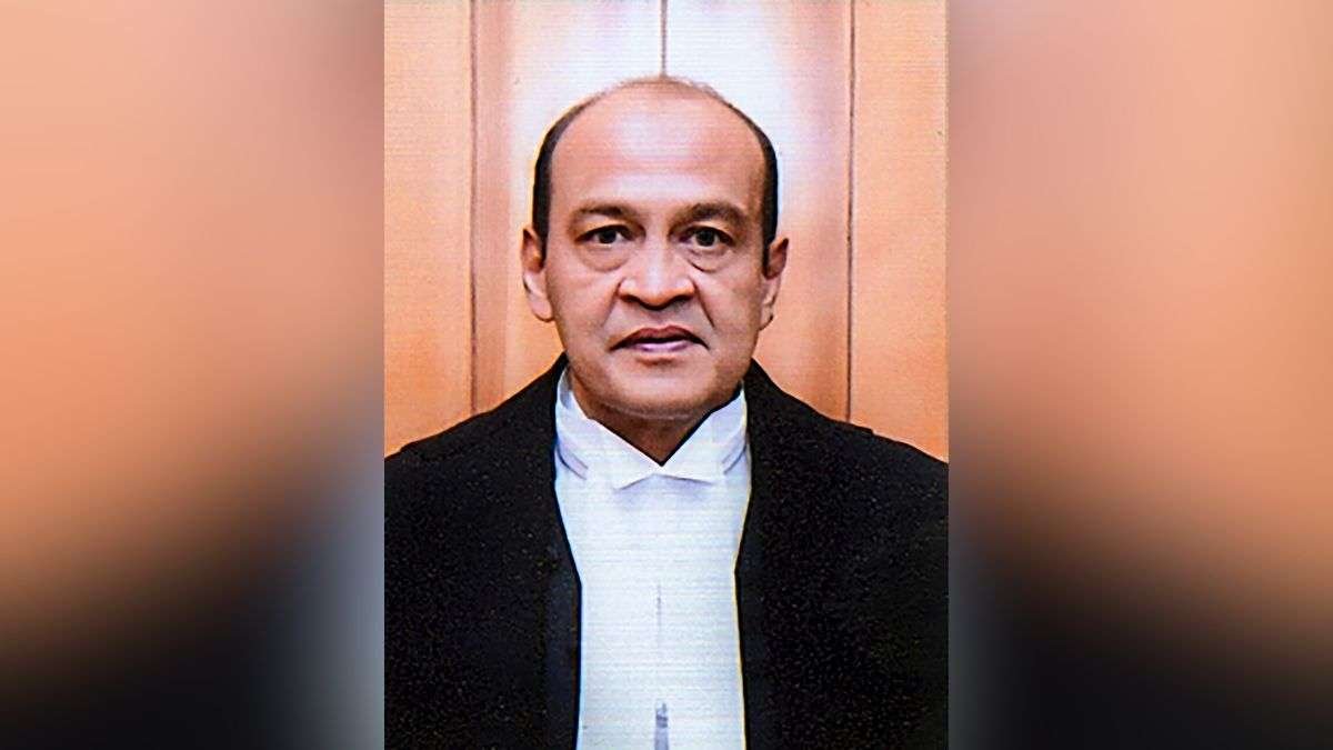 सांसदों ने न्यायिक यशवंत वर्मा को महाभियोग के लिए संसद के दोनों सदनों में प्रस्ताव प्रस्तुत किया