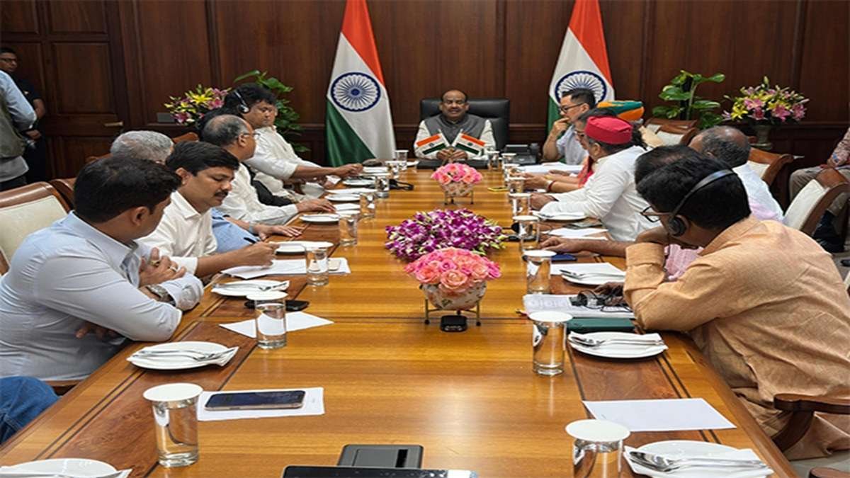 सोमवार से सुचारू रूप से चलने के लिए लोकसभा के रूप में स्पीकर बिड़ला पार्टी नेताओं से लगातार स्थगन के बीच मिलते हैं