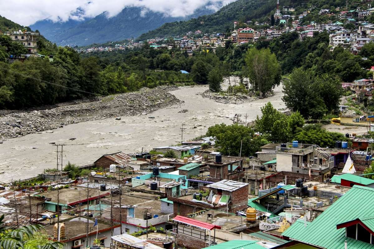 हिमाचल रेन्स: फाइव डेड, 16 लापता क्लाउडबर्स्ट के रूप में, फ्लैश फ्लड मंडी में कहर बरपा प्रमुख बिंदु