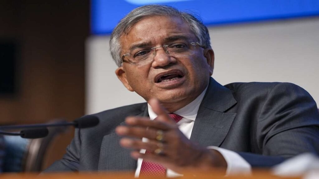 CEC GAYNESH KUMAR का परिवार 'ऑनलाइन ट्रोलिंग' का सामना करता है, IAS एसोसिएशन 'अनुचित दुरुपयोग' की निंदा करता है