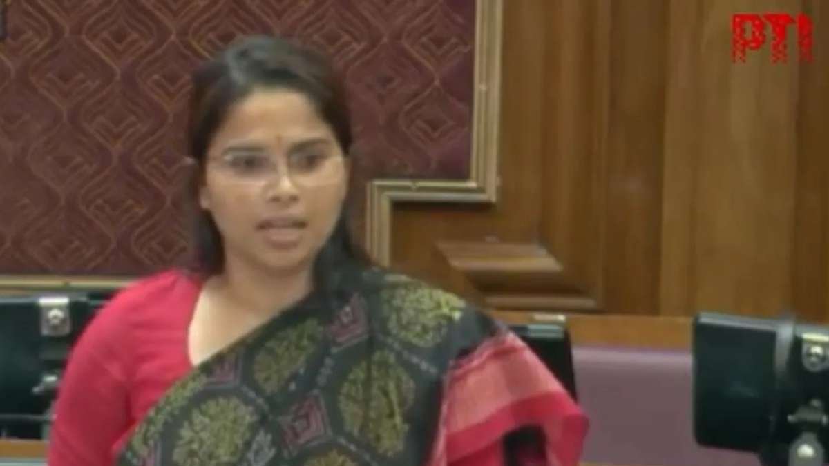 अखिलेश यादव ने यूपी विधानसभा में सीएम योगी की प्रशंसा के बाद एसपी से एमएलए पूजा पाल को बाहर निकाल दिया: वह कौन है?