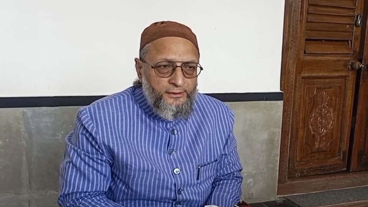 असदुद्दीन ओवैसी ने पीएम मोदी के खिलाफ 'गालियां' की निंदा की, राजनीतिक प्रवचन में शालीनता के लिए कॉल | वीडियो