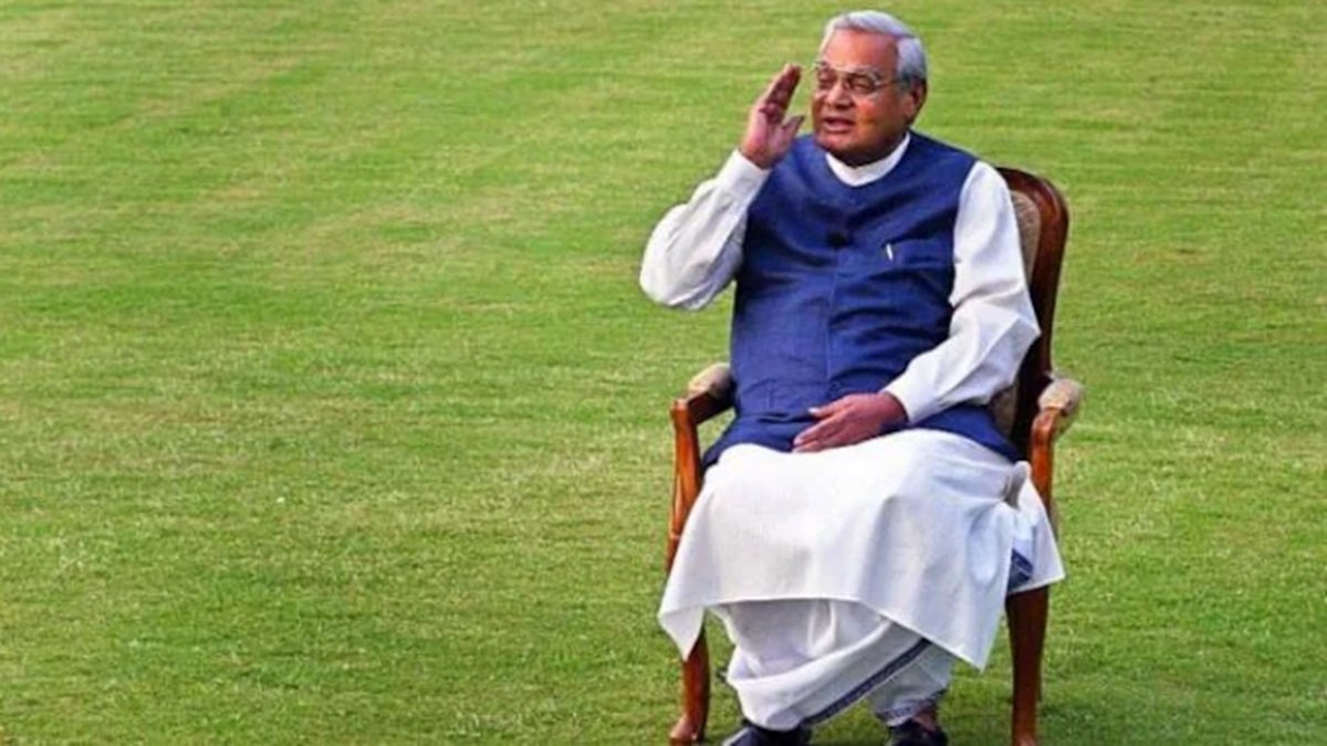 केंद्र फ़ॉर्म 128-सदस्यीय पैनल अटल बिहारी वाजपेयी की 100 वीं जन्म वर्षगांठ मनाने के लिए: पूर्ण सूची