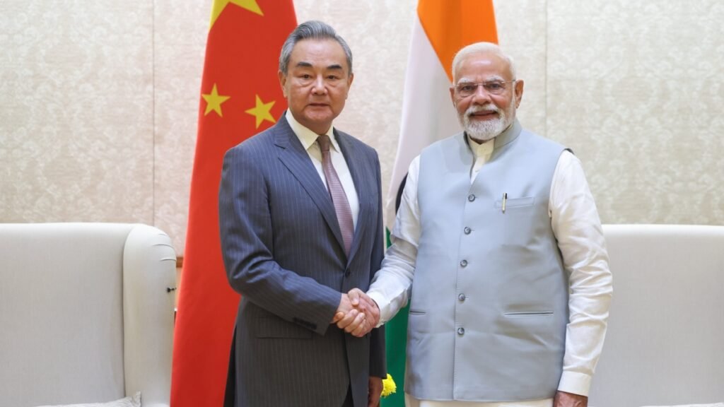 चल रही राजनयिक वार्ता के बीच पीएम मोदी चीनी विदेश मंत्री वांग यी से मिलते हैं