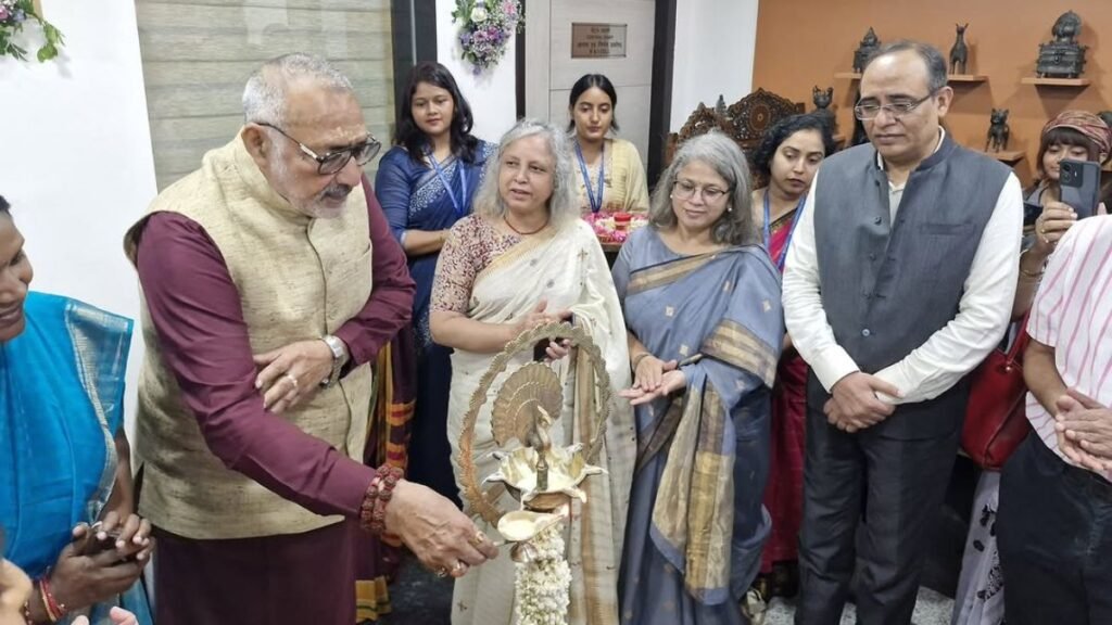 द कुंज: एक सांस्कृतिक गंतव्य दिल्ली के दिल में भारत के हस्तशिल्प और हथकरघा दिखाने वाला एक सांस्कृतिक गंतव्य द कुंज: एक सांस्कृतिक गंतव्य दिल्ली के दिल में भारत के हस्तशिल्प और हथकरघा दिखाने वाला एक सांस्कृतिक गंतव्य