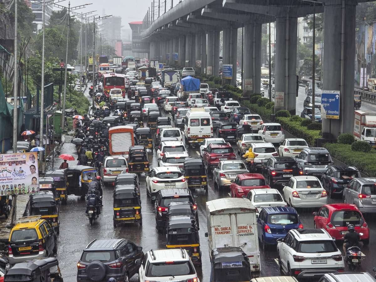 दिल्ली ट्रैफिक अलर्ट: रोहिनी कोर्ट में वकीलों के विरोध के बीच के मार्ग