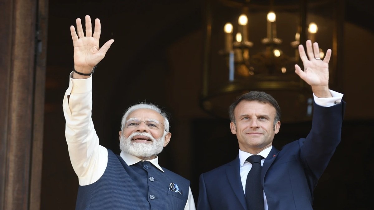 पीएम मोदी, फ्रांसीसी राष्ट्रपति इमैनुएल मैक्रॉन यूक्रेन और पश्चिम एशिया में 'शांति प्रयासों' पर चर्चा करते हैं
