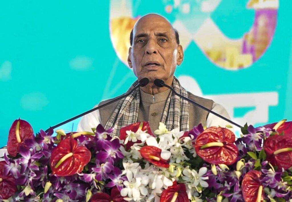 'भारत ए फेरारी, पाकिस्तान ए डम्पर': राजनाथ सिंह कहते हैं