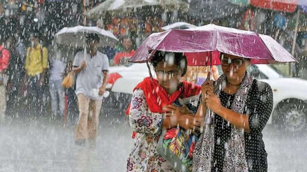 मौसम अद्यतन: IMD 26 राज्यों और यूटीएस में भारी बारिश की चेतावनी देता है; महाराष्ट्र में पीला अलर्ट