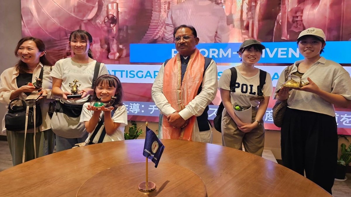 वर्ल्ड एक्सपो 2025: सीएम विष्णु साई ने छत्तीसगढ़ पवेलियन का दौरा किया, राज्य परंपरा के हब के रूप में उभरते हुए कहते हैं