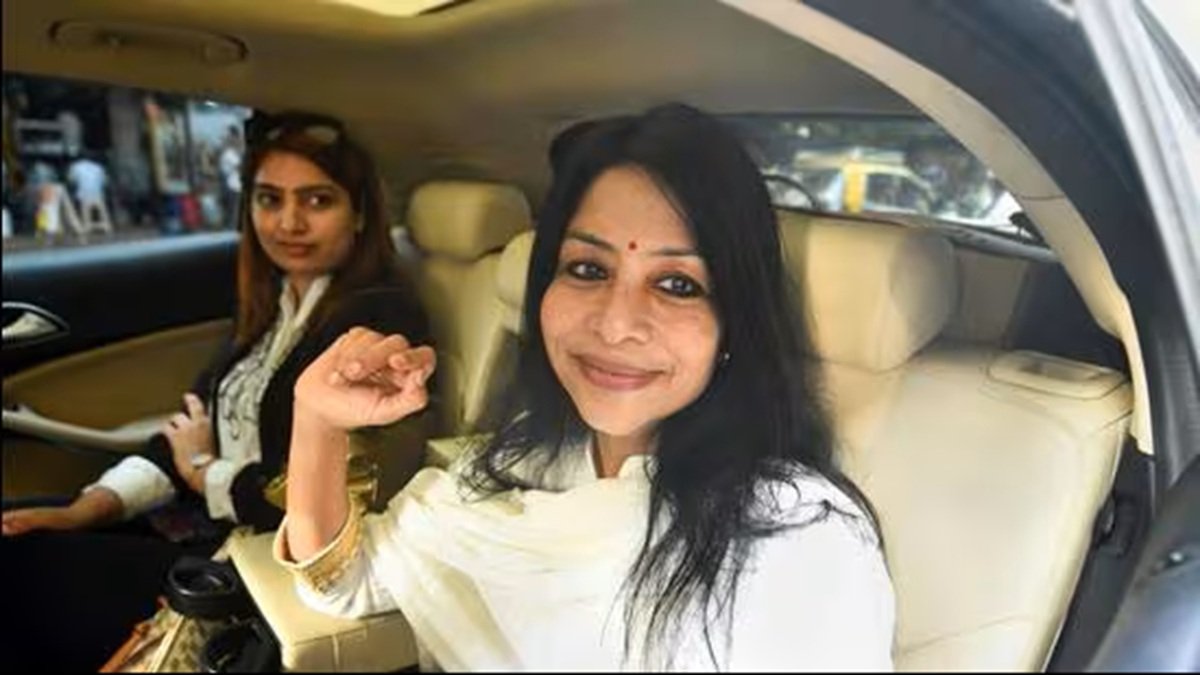 इंद्रनी मुखर्जी की बेटी बहुत बड़े आरोप लगाती है: 'मेरी माँ को छोड़ दिया गया था क्योंकि ...'