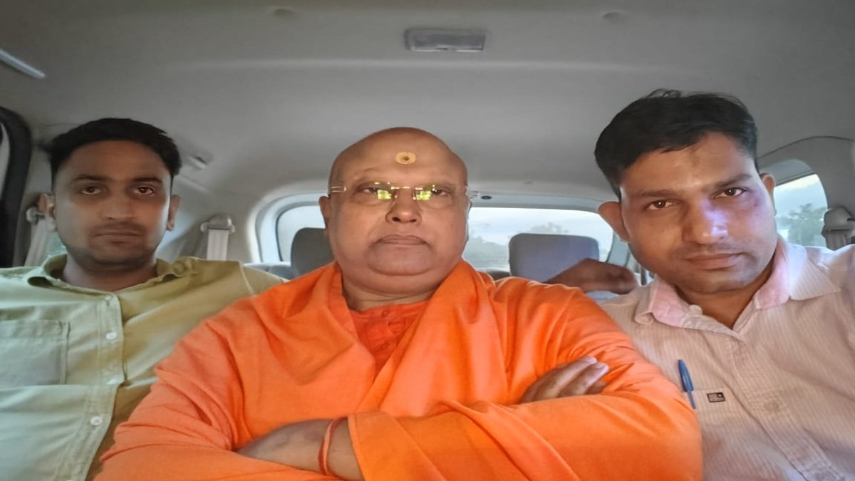 दिल्ली पुलिस ने यौन उत्पीड़न के आरोप में आगरा से चैतन्यंद सरस्वती को गिरफ्तार किया