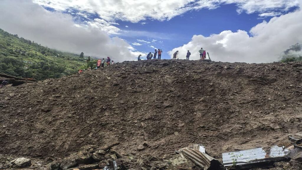 माँ का प्यार का अंतिम कार्य: उत्तराखंड भूस्खलन मलबे के नीचे परिवार के दिल दहला देने वाले अंत को उजागर करता है